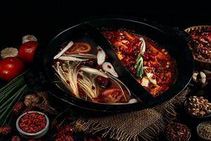 重慶“潲水油”背后暴利：一家火鍋店每月多掙數(shù)萬元