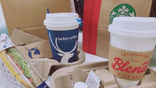 阻击瑞幸咖啡：切入外带+外卖，咖啡巨头星巴克力推“啡快”轻品牌