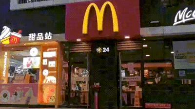 假的！美国熊猫快餐并未在国内开店；深圳麦当劳将对一次性餐具收费