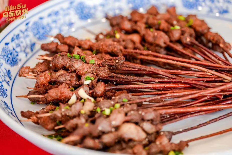 逆势开5000平大店后，这个品牌要“铺天盖地”开小店？