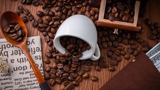 咖啡豆开始“内卷”，打工人半年喝掉6万吨
