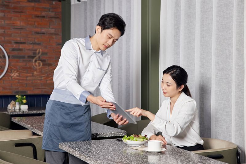 大学毕业生能否“填补”餐饮业“用工荒”？