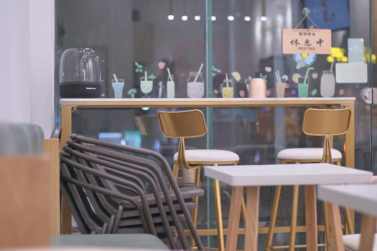 在勇哥直播间看人创业，成了打工人的新乐子