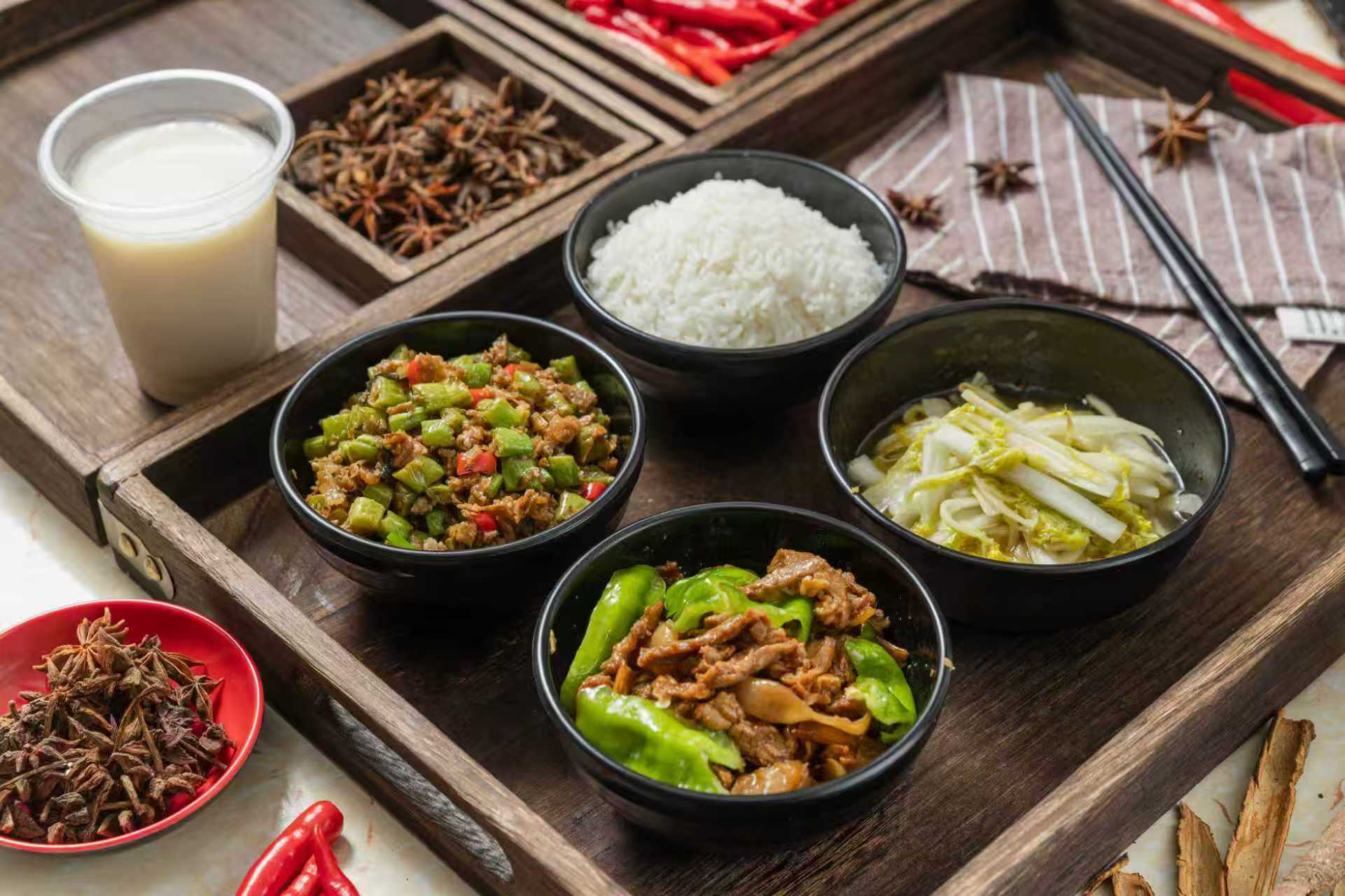 人均30+实现湘菜自由，一批下饭菜馆火了