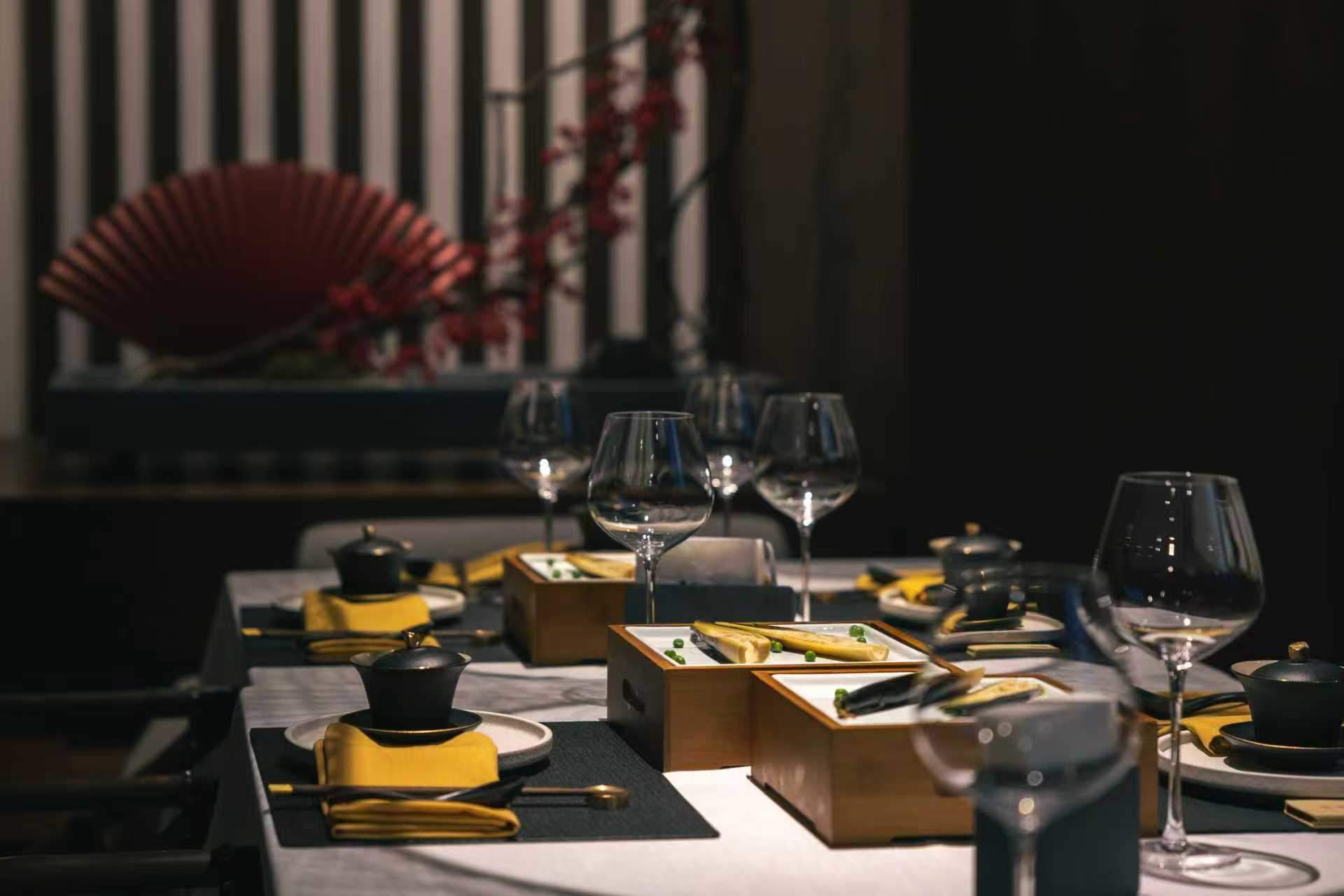 万物皆可山野！火锅、地方菜、新茶饮集体“山野化”