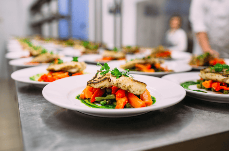 20.9元起！米村拌飯部分門店試點(diǎn)賣輕食能量碗