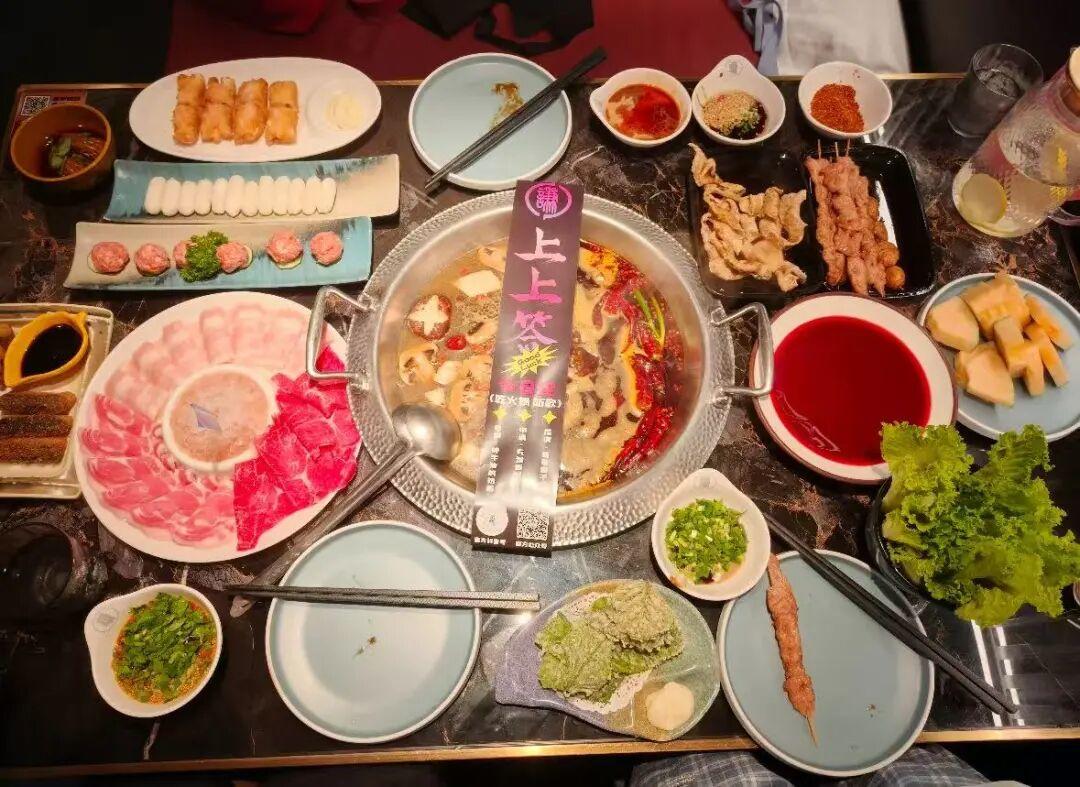 上上谦火锅门店全关，明星餐饮大退潮