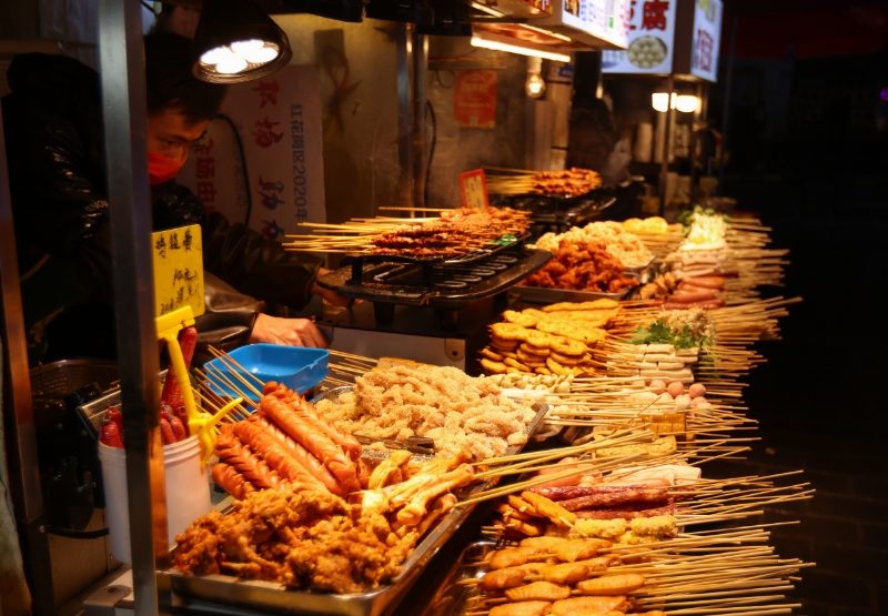 避免成为“韭菜”！餐饮摆摊有正确的打开方式