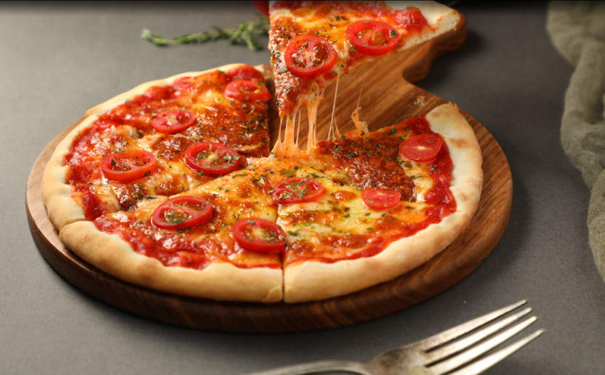 奶皮子酸奶爆火后，紫光园又盯上披萨生意