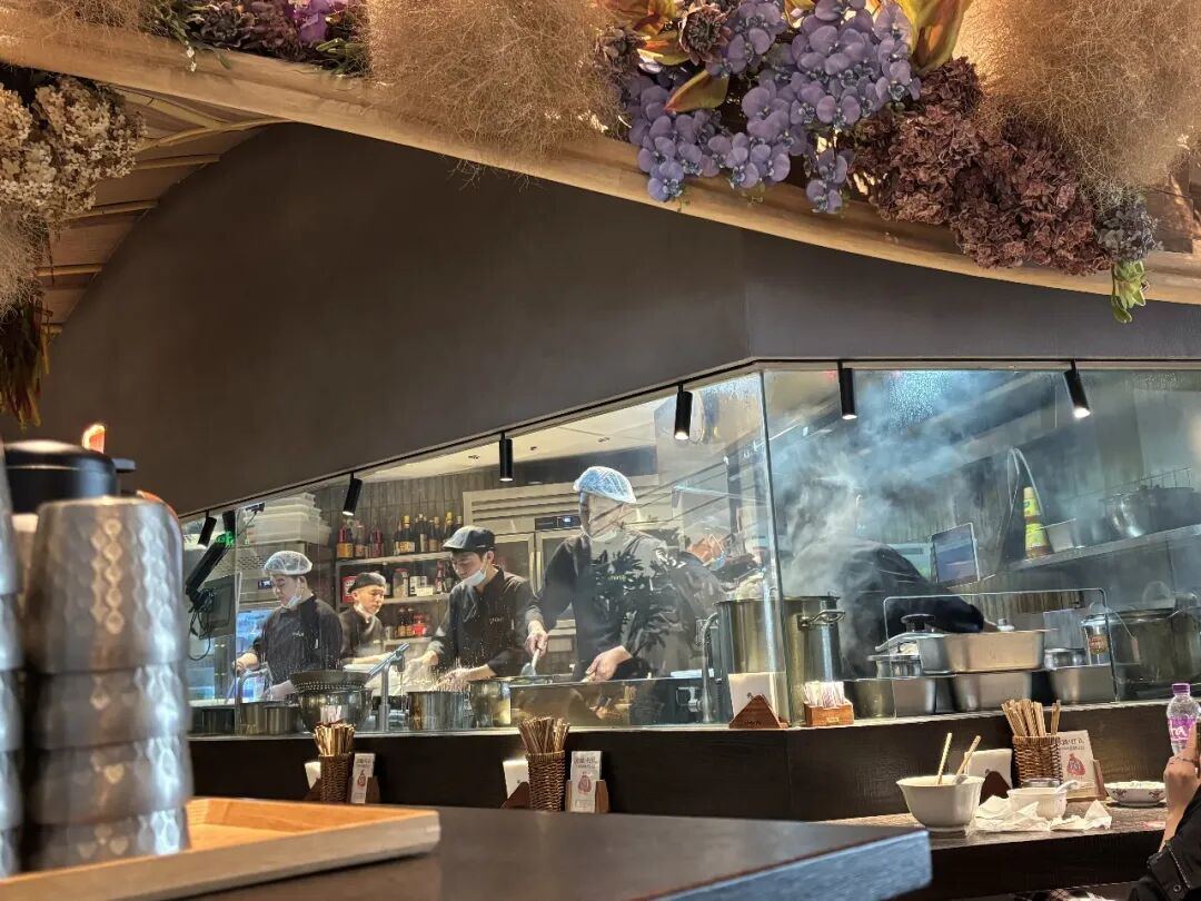 半月谈丨餐饮“仨月店”越来越多了：洗牌之际，谁在搅局？