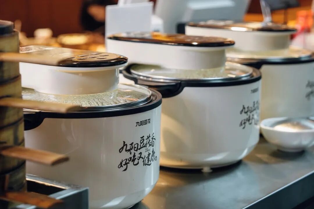 70平小店月入25万，它靠学胖东来和“一碗豆花”突围出圈
