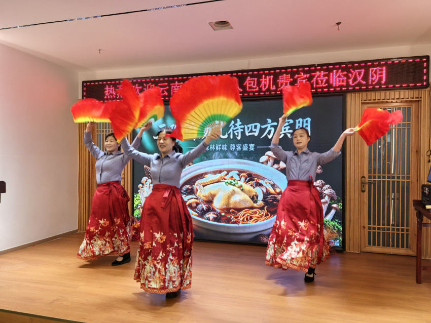 餐饮内卷时代，以蘑菇宴为例探寻中餐厅的地标突围