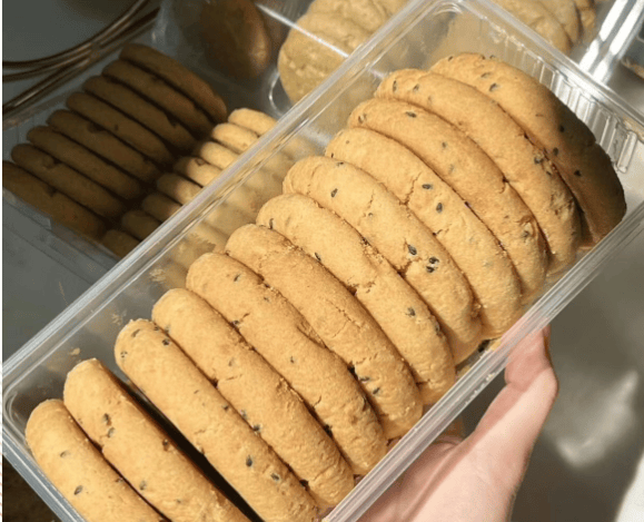 泸溪河回应桃酥吃出牙冠，消费者已删除视频