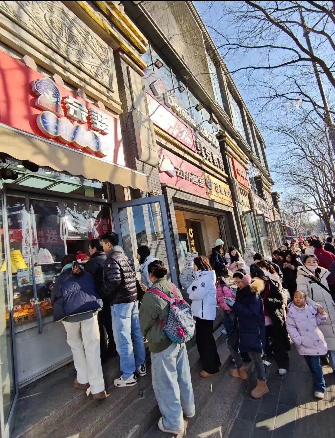 京城炸鸡界杀出一匹黑马！15平米小店，月入45万