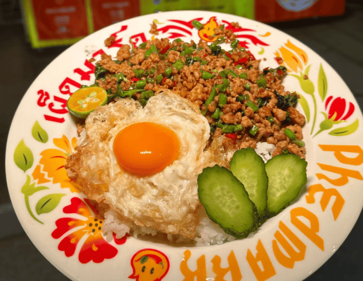 日翻台 12 轮！泰餐靠“平价大单品”翻红了？