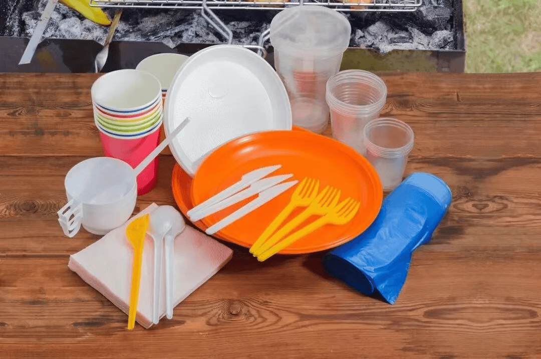 70后卖房造吸管，“啃下”肯德基、海底捞，如今撑得起一个IPO吗？