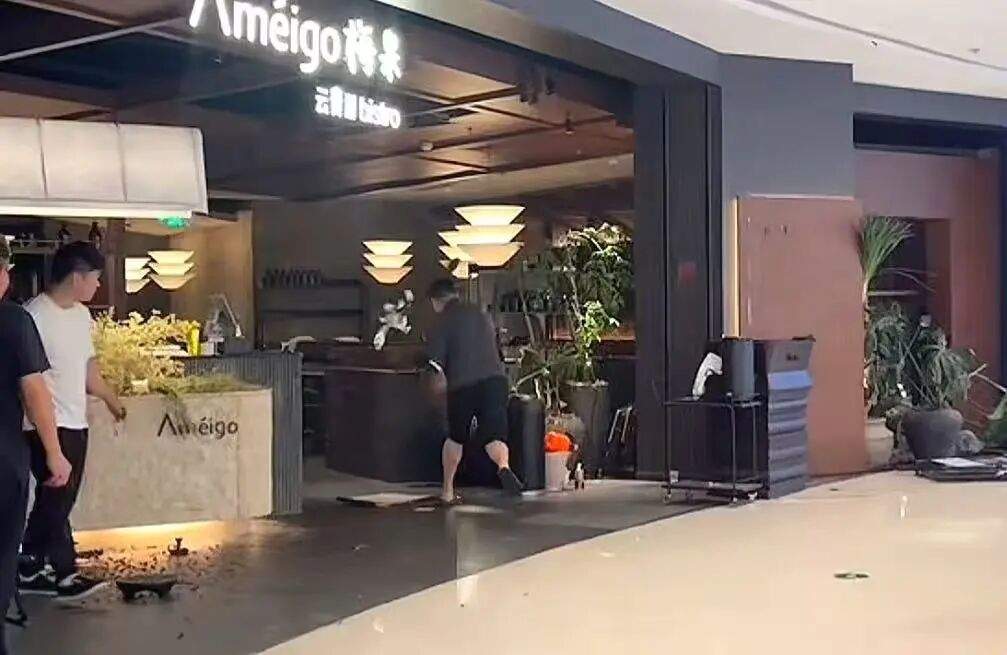 花400万开店最后砸店离场！别让餐饮加盟变“一锤子”生意