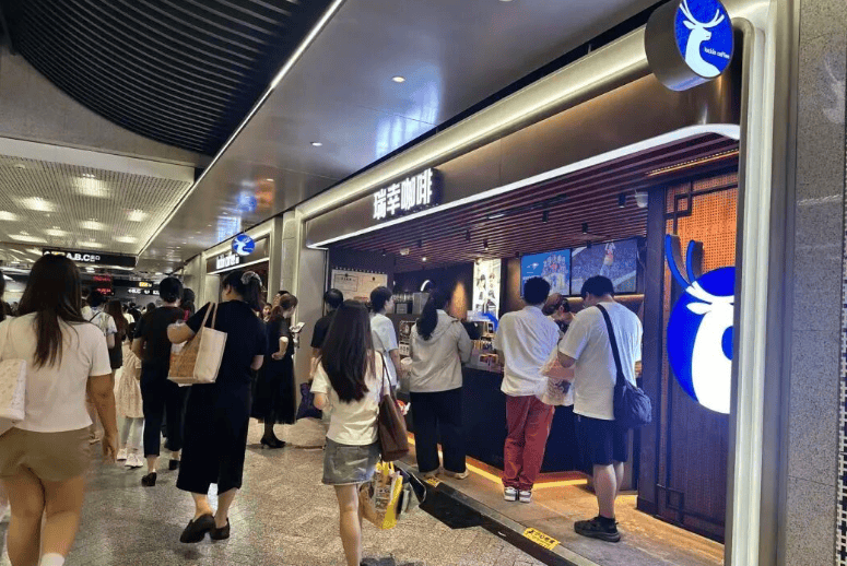 地铁被爆改成商场B1层，成餐饮品牌争夺的新流量入口？