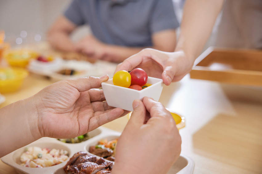 12塊吃四個菜，社區食堂正遍地開花？