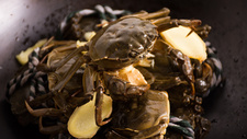 煮活螃蟹也违法？英国计划将龙虾、螃蟹等认定为保护动物