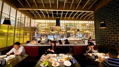 杭州海鲜自助餐厅“天花板”也撑不下去了