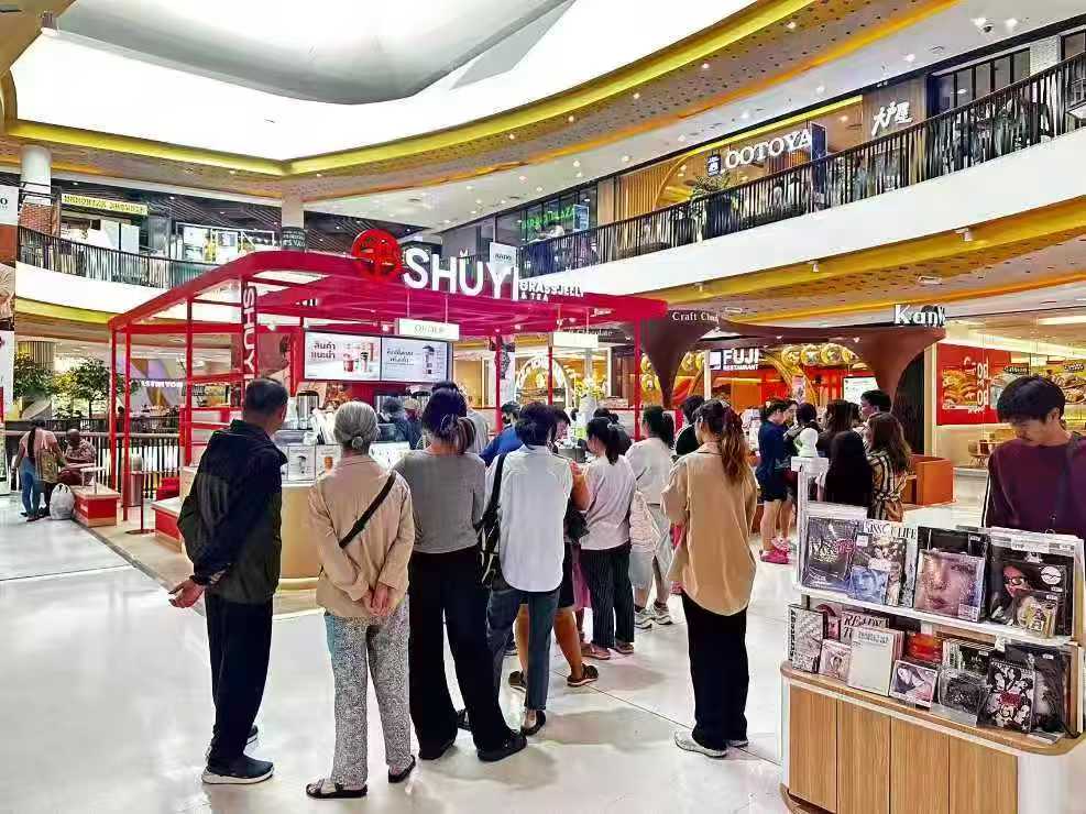 商场餐饮“排队王”，扎堆去新疆捞金！