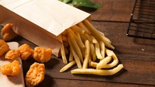薯条短缺，麦当劳急调三架飞机空运土豆到日本