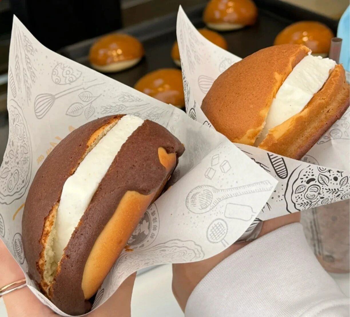 人均13元的現(xiàn)烤面包，去年逆勢開店90+，這家20年老牌憑啥？