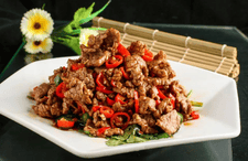 这家湘菜馆，为何能在北京做到天天排队？