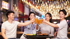 北京消费市场全面复苏，餐饮收入增长超五成