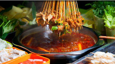 爆火的小吃摊，冷静的火锅店