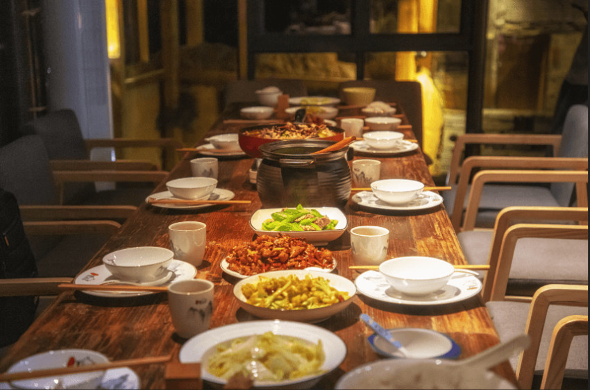 “探店经济”激发餐饮活力，但“探店乱象”也迷人眼