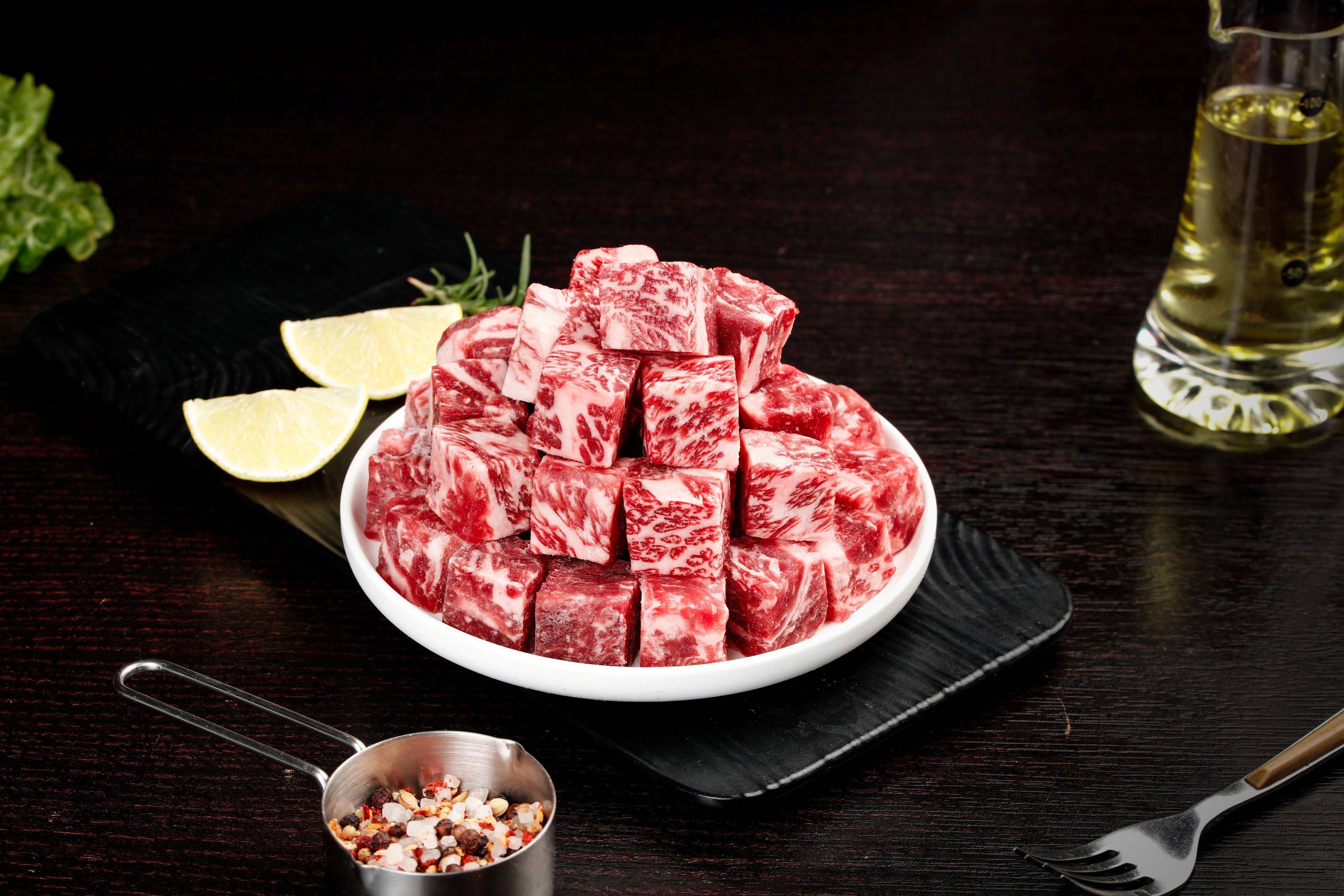 2026年1月食材采购行情：国产与进口牛肉价格下滑，猪肉价格震荡上行