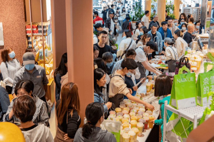“热辣滚烫”的五一消费，藏着哪些餐饮新动向?