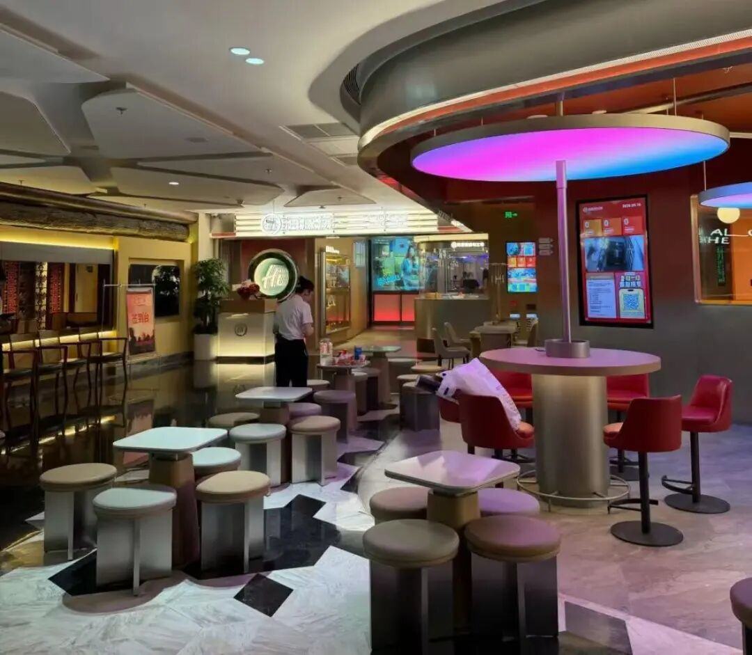 海底捞三里里概念店开业；米村拌饭重启加盟