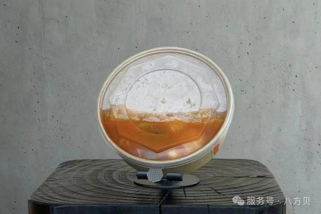 盛满汤汁的纸碗倒立24小时不洒漏演示