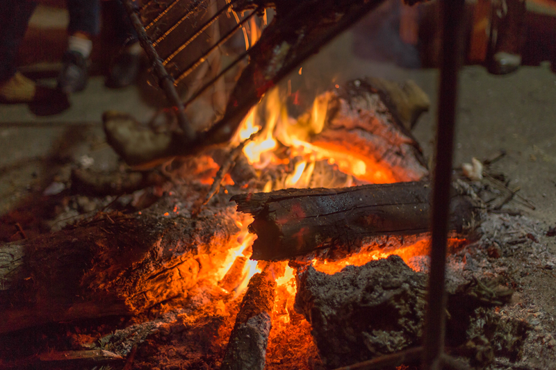 烧钢炭取暖致5名顾客中毒，贵州一餐馆赔偿6.52万